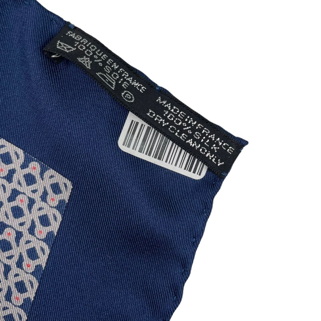 Pañuelo HERMES Color Fucsia Medida 41cm X 41cm