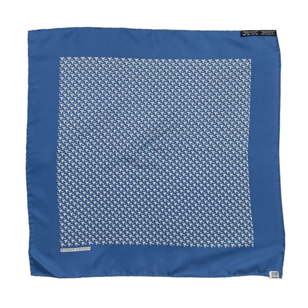 Pañuelo HERMES Color Varios Estampado Medida 42cm X 42cm