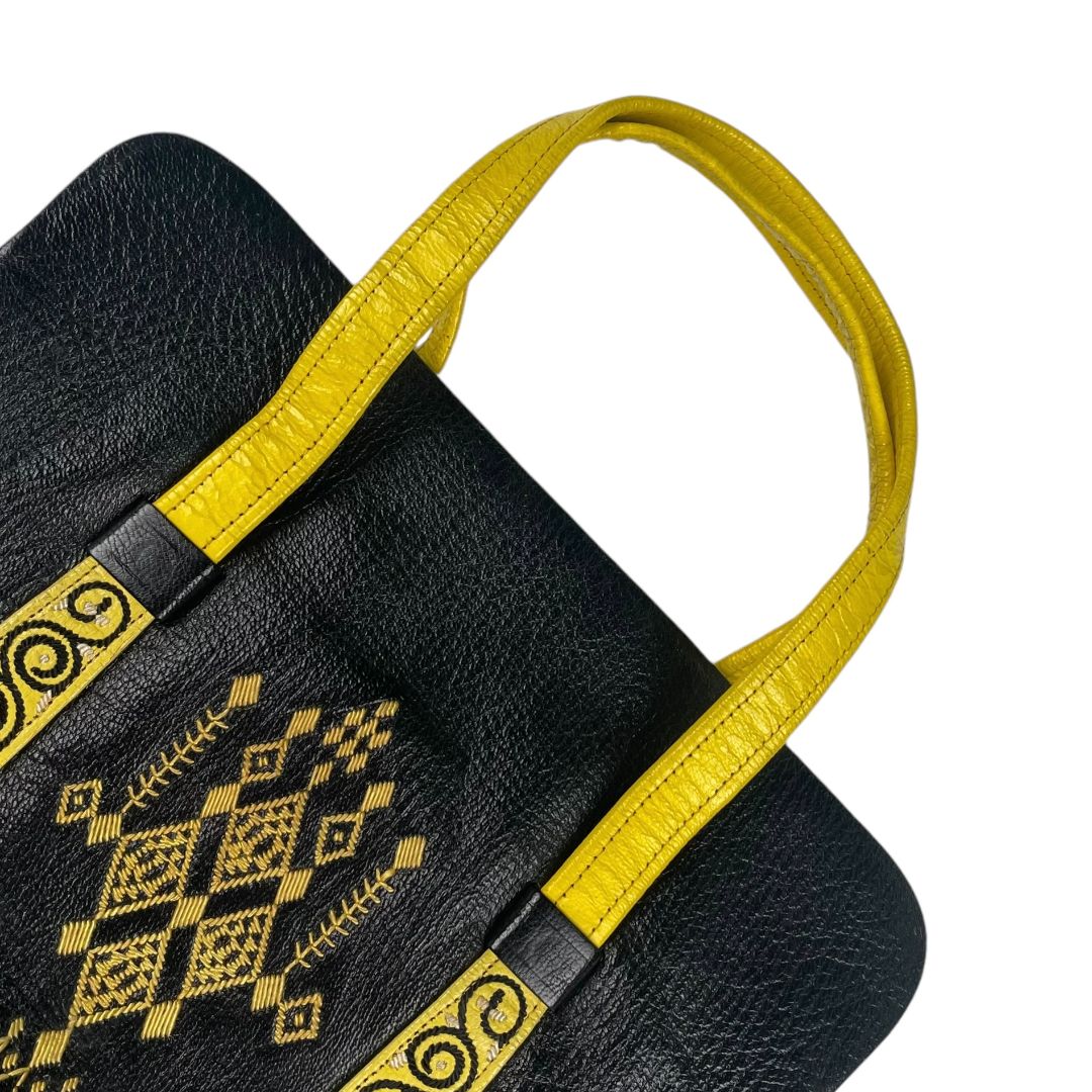 Cartera SIN MARCA Color Amarillo Y Negro Medida 30cm X 23cm