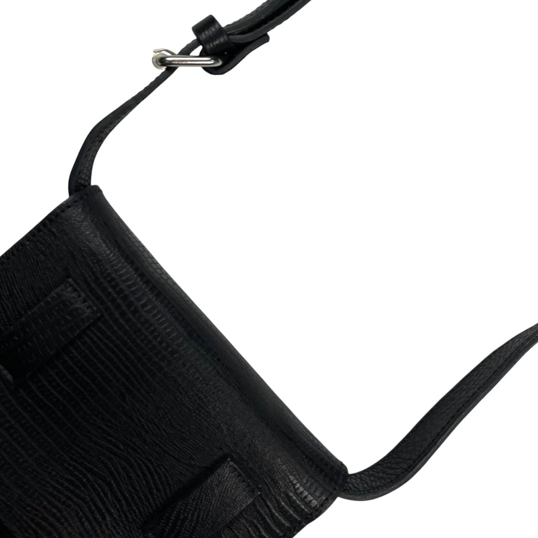 Cartera MISHKA Color Negro Medida 17cm X 13 cm