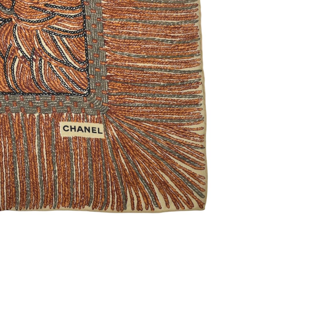Pañuelo CHANEL Color Varios Estampado Medida 83cm X 83cm