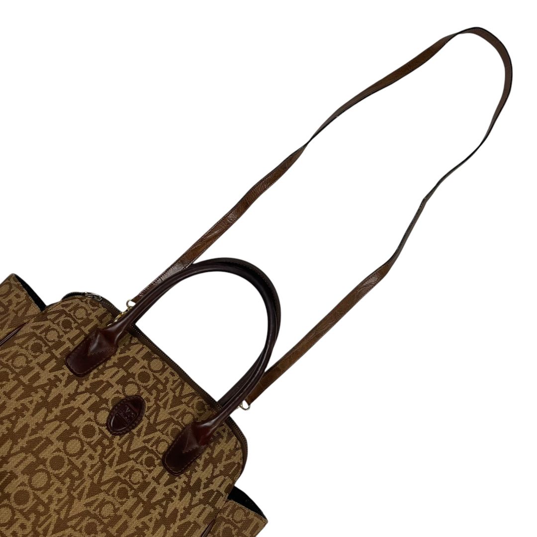 Cartera MC TAYLOR Color Marron Medida 41cm X 27cm