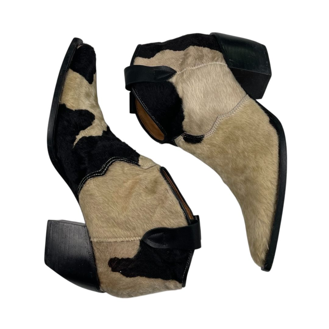 Bota Corta CÓRDOBA Color Varios Beige Y Negro Talle 39