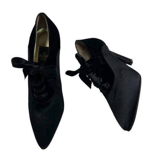 Abotinado  FENDI  Color Negro Talle 38