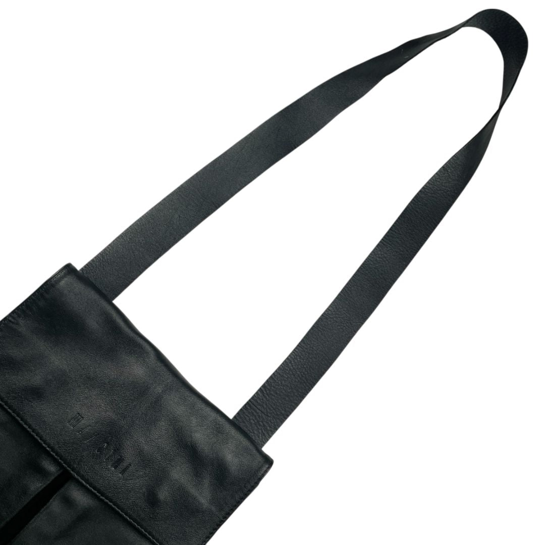 Bandolera MANCINI Color Negro Medida 30cm X 25cm