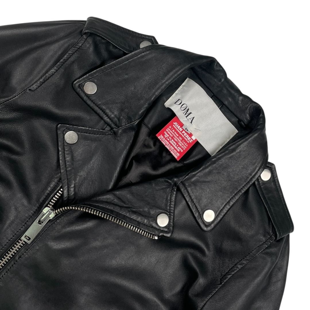 Campera DOMA Color Negro Talle M