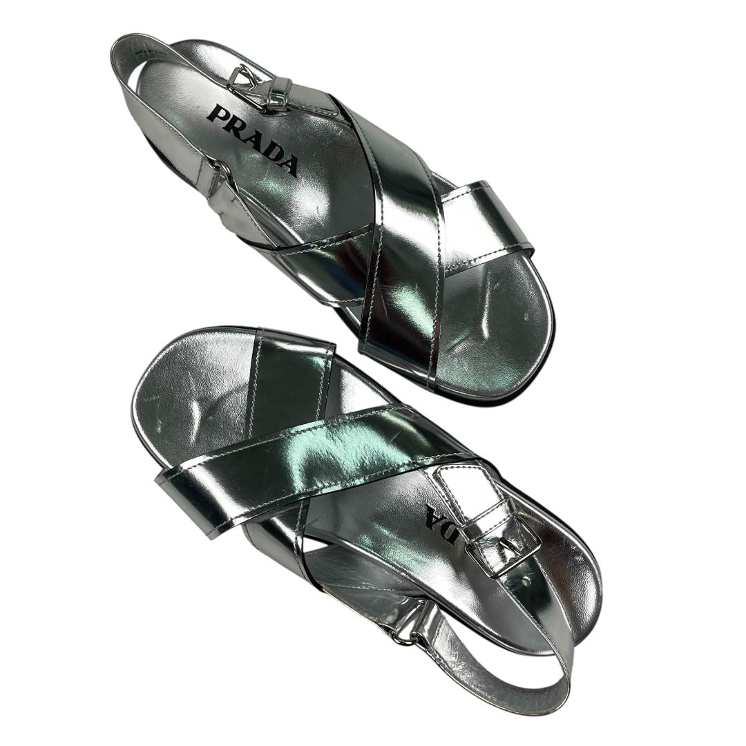 Sandalias PRADA Plateado Talle 37