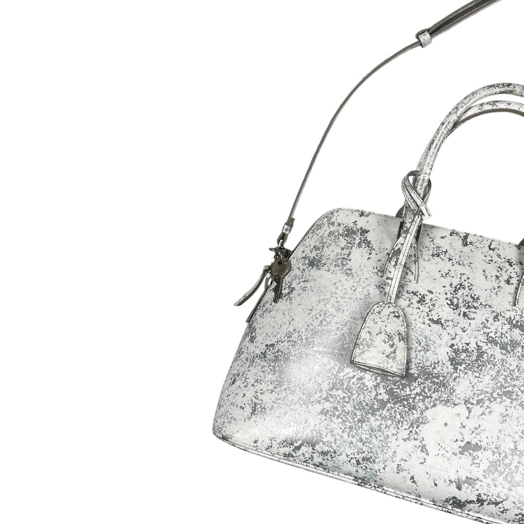 Cartera MAISON MARGIELA Color Blanco Y Plateado Medida 41cm X 27cm