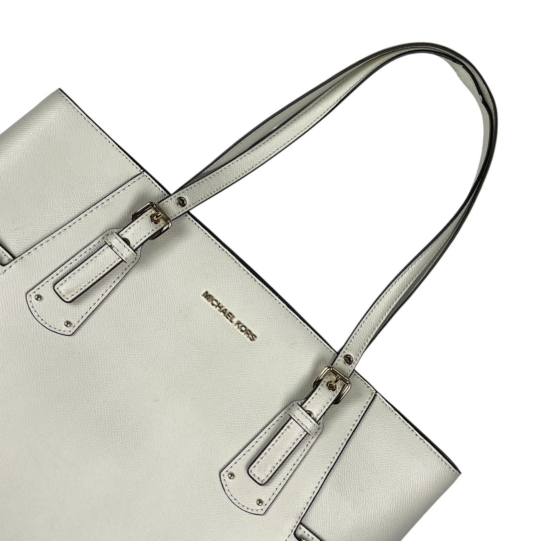 Cartera MICHAEL KORS Color Blanco Medida 40cm X 30cm