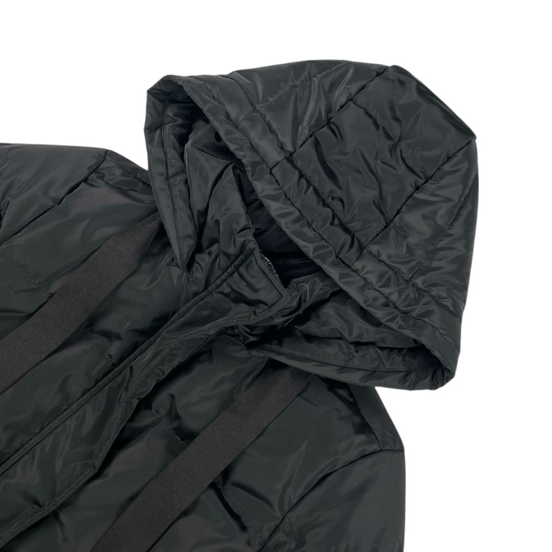 Campera ZARA Color Negro Talle S