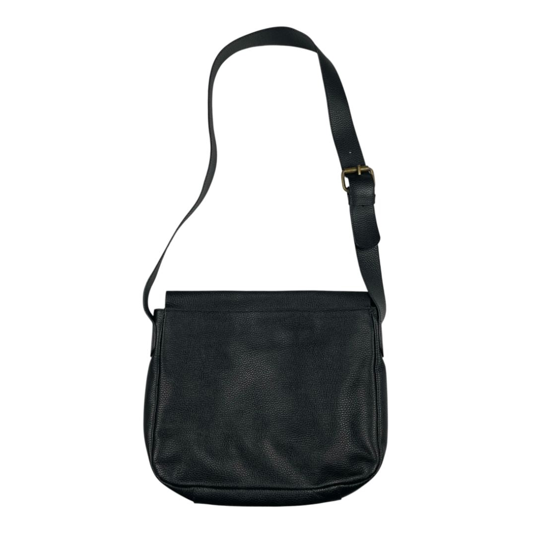 Cartera PRUNE Color Negro Medida 31cm X 25cm