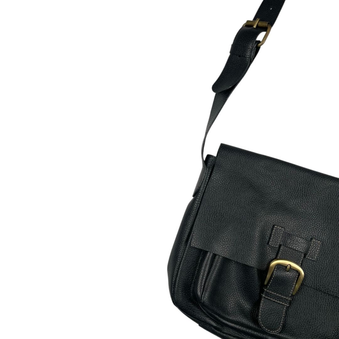 Cartera PRUNE Color Negro Medida 31cm X 25cm