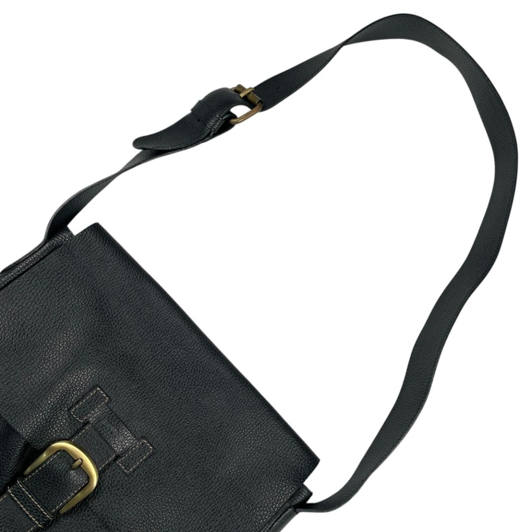Cartera PRUNE Color Negro Medida 31cm X 25cm
