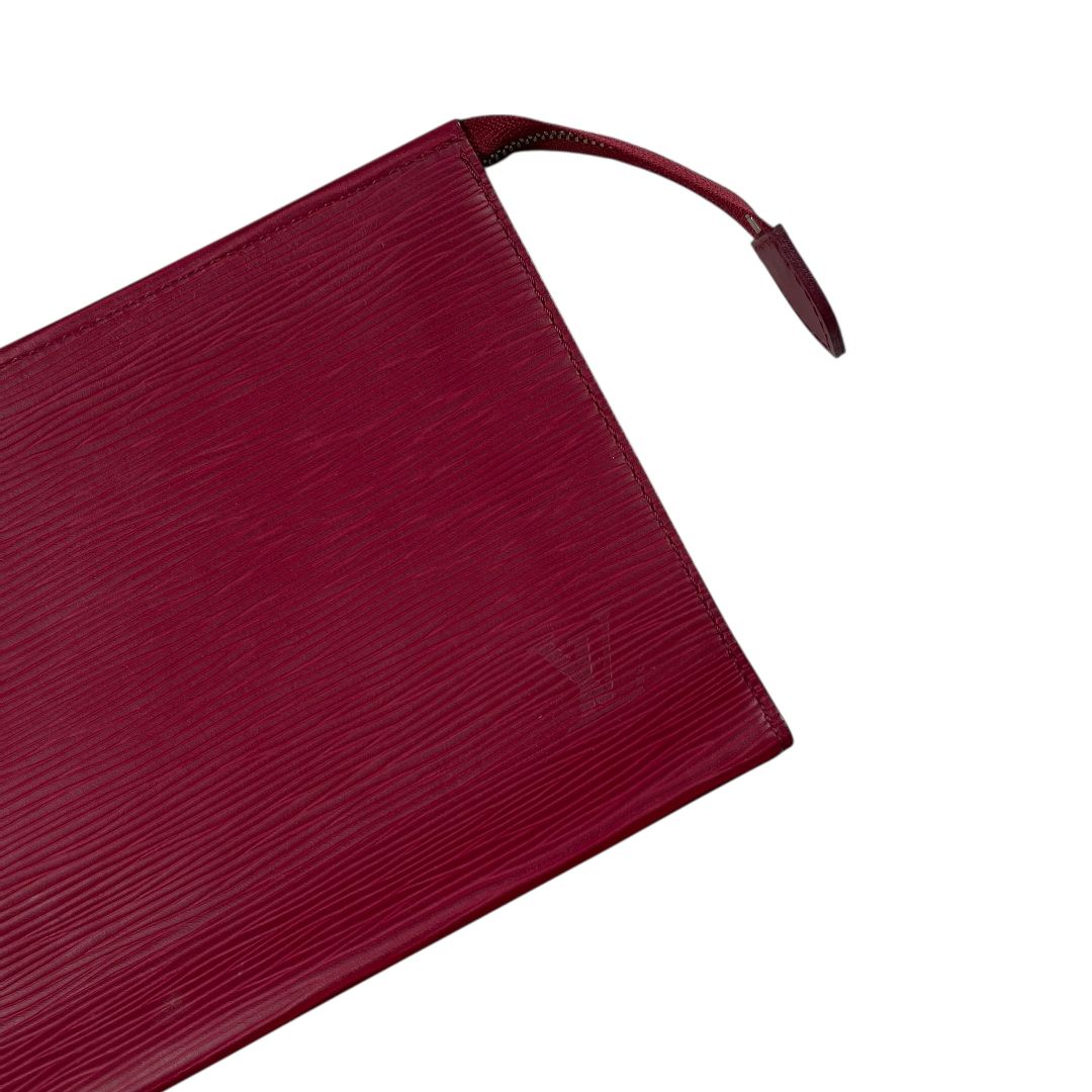 Sobre LOUIS VUITTON Bordeaux Medida 19cm X 15cm