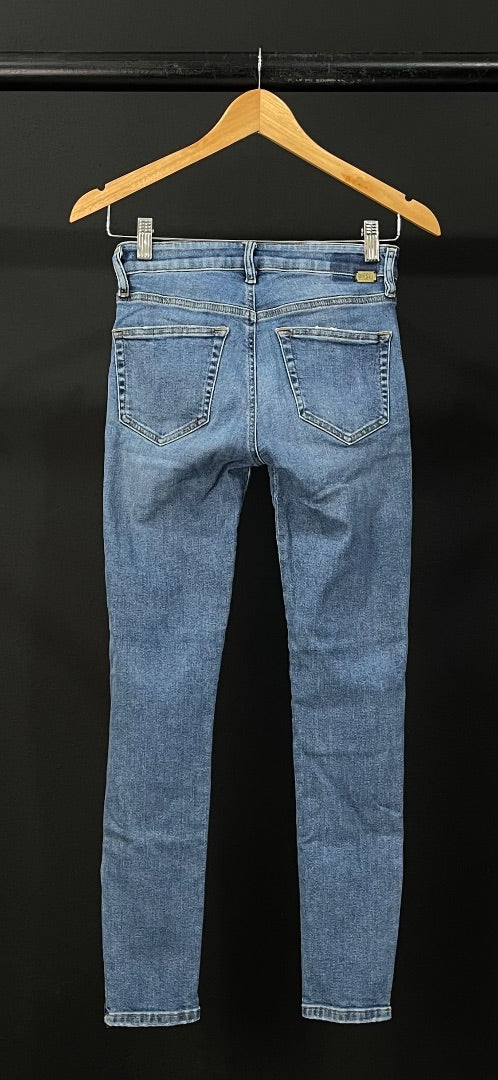 DIESEL Pantalon Celeste Talle 24