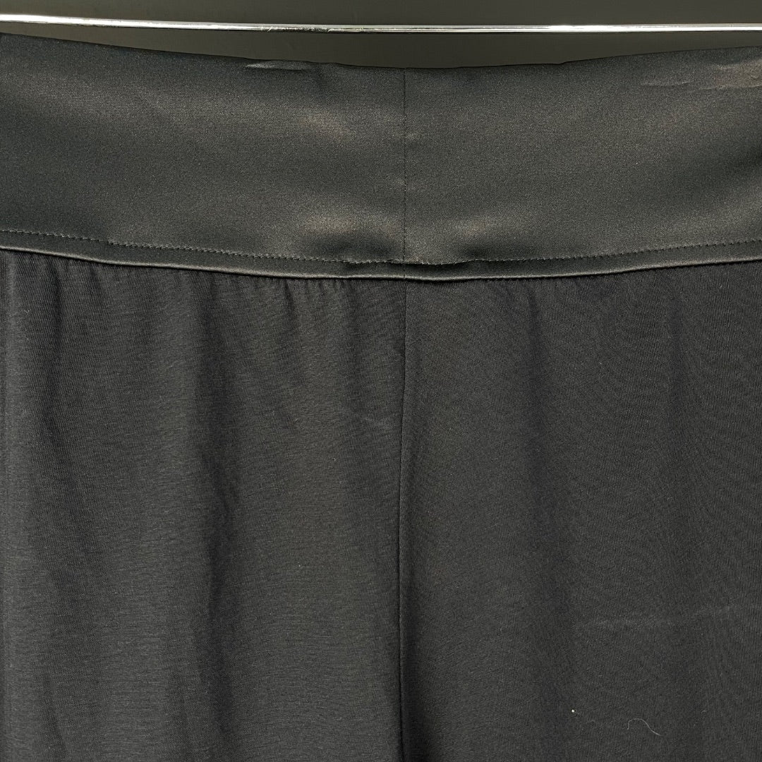 CORA GROPPO Short Bermuda Varios Beige Y Negro Talle 38