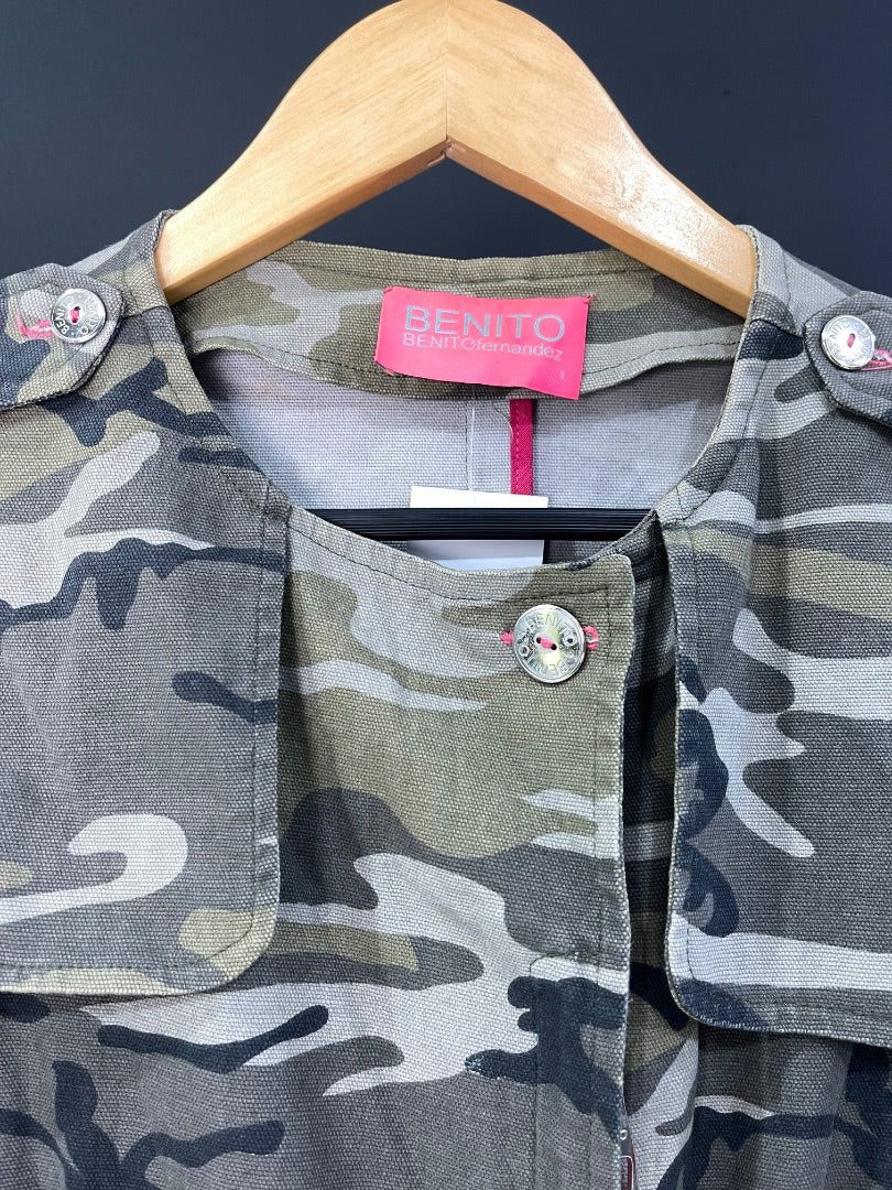 BENITO FERNANDEZ Campera Varios Camuflado Talle 1