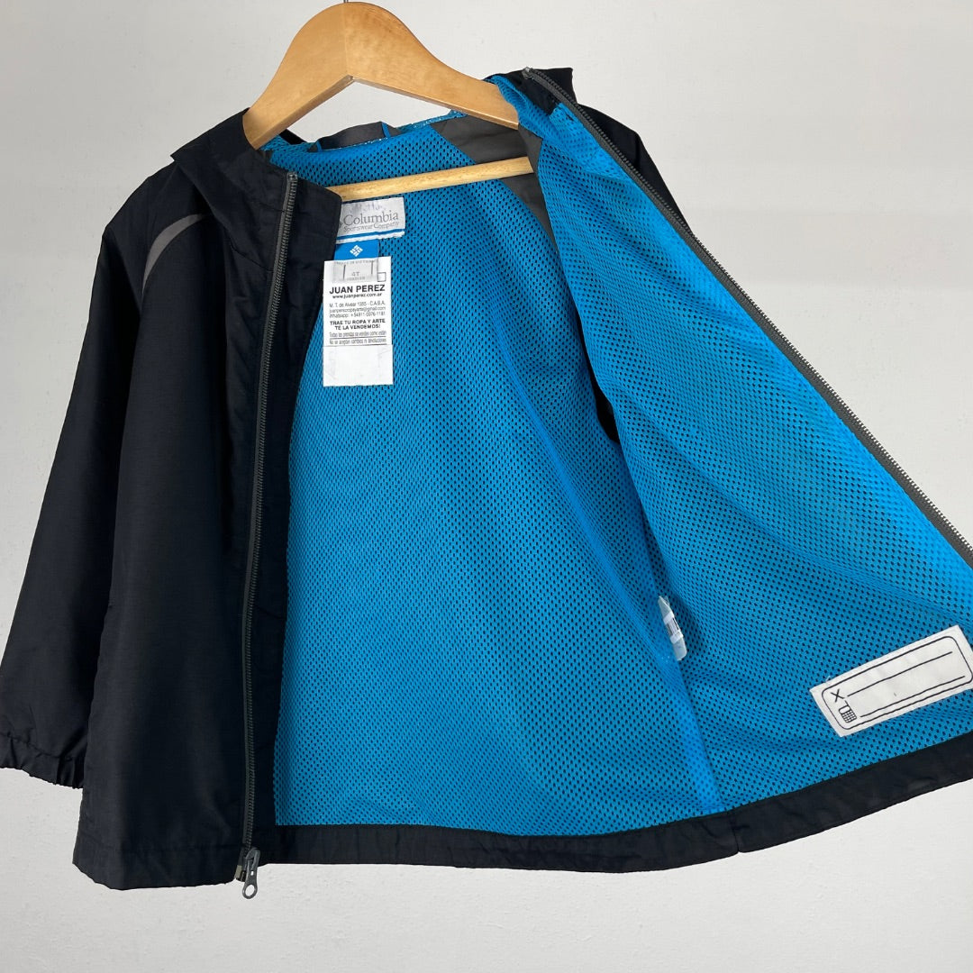 COLUMBIA Campera Negro Talle 4