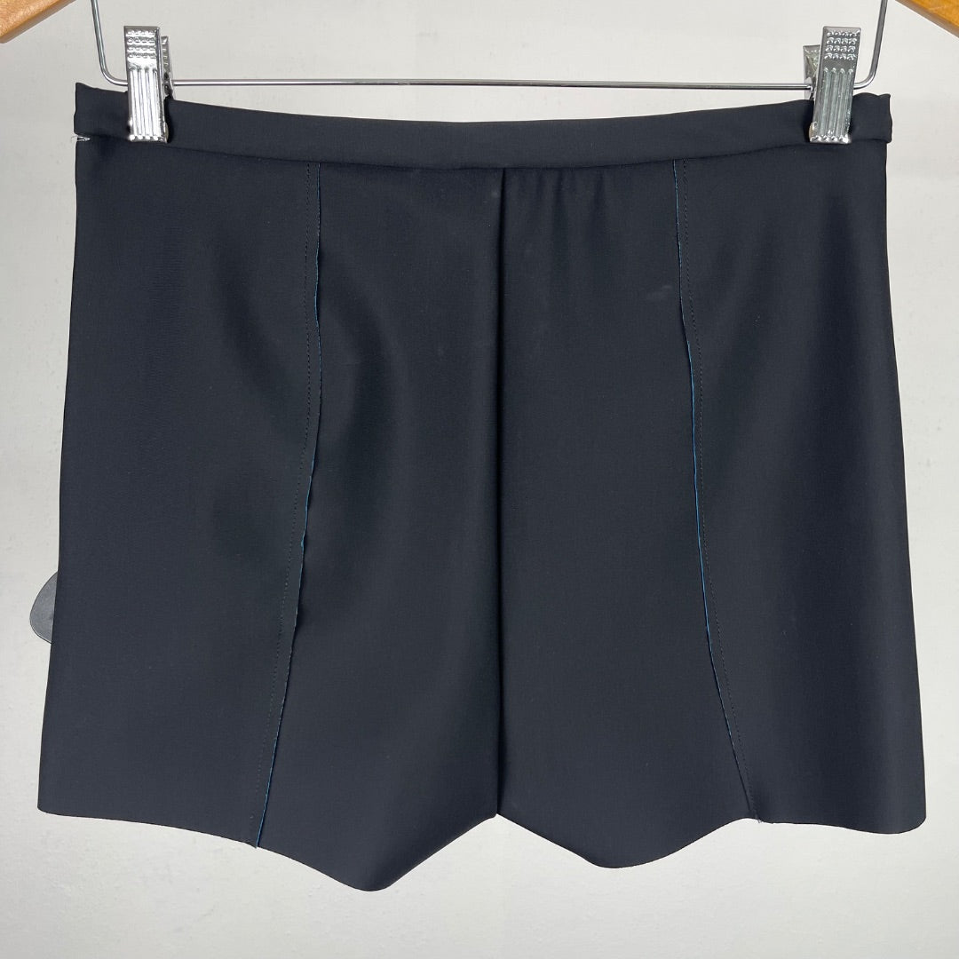 JAZMIN CHEBAR Short Negro Talle 42