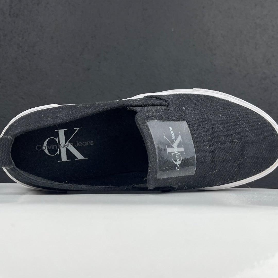 CALVIN KLEIN Alpargatas Negro Talle 38