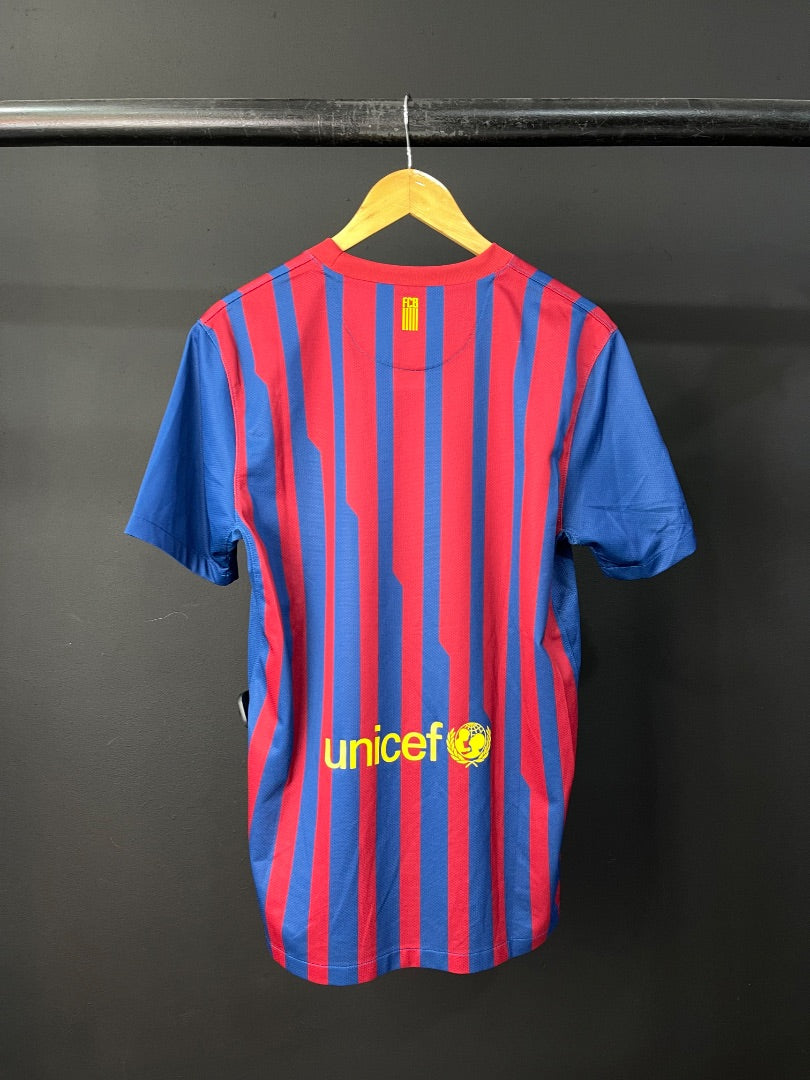 NIKE Remera Deportiva Varios Rayado Talle M