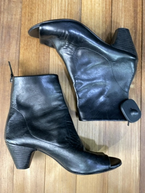 Bota Corta SIN MARCA Negro Talle 36