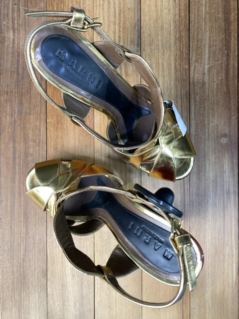 MARNI Sandalias Dorado Talle 40