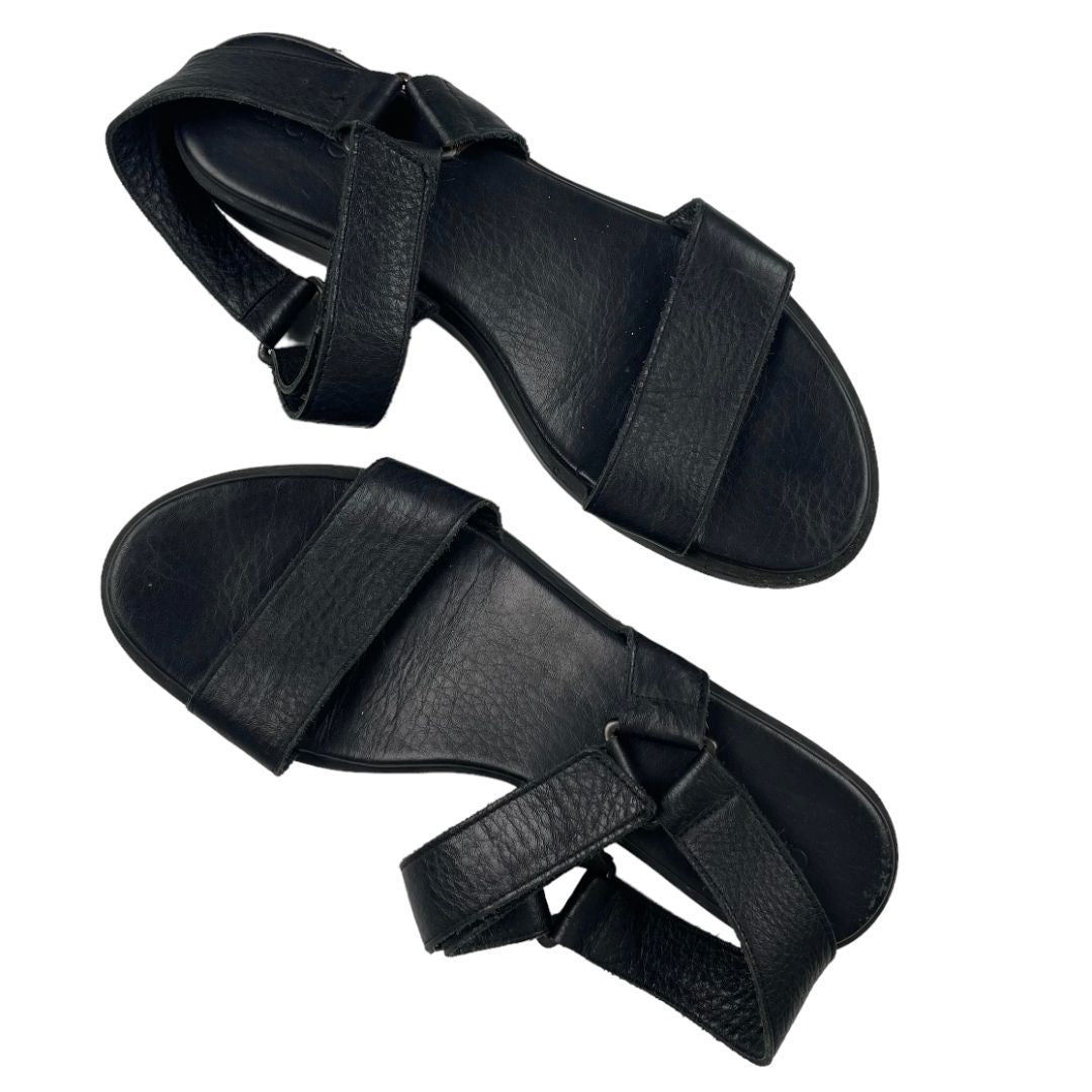 Sandalias  ARCHE  Color Negro Talle 39