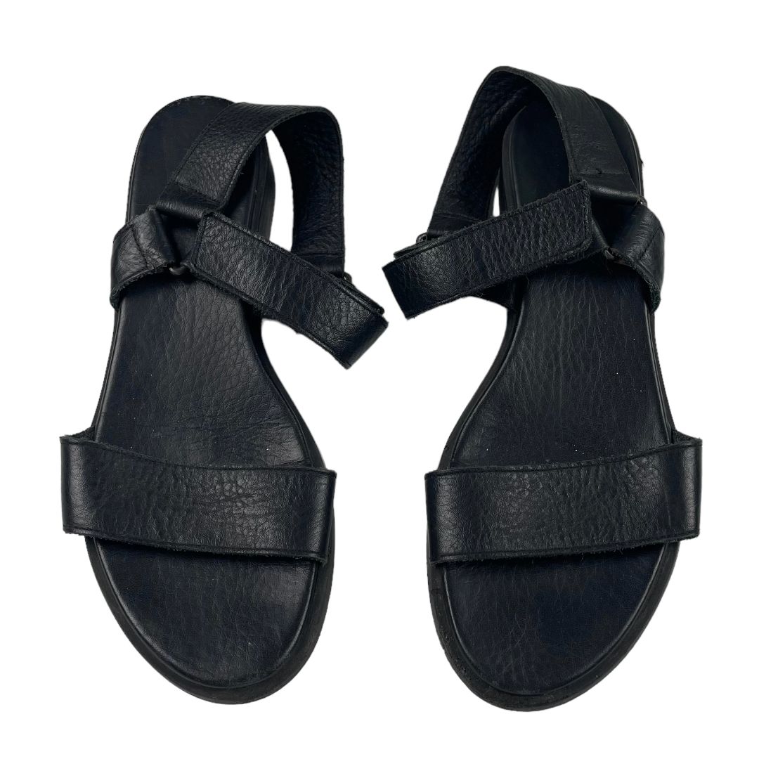 Sandalias  ARCHE  Color Negro Talle 39