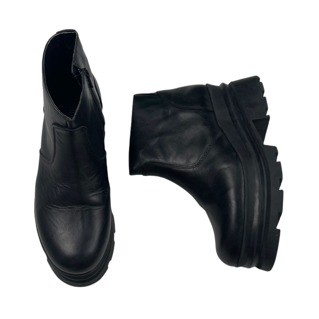 Bota Corta  COMO QUIERES  Color Negro Talle 36