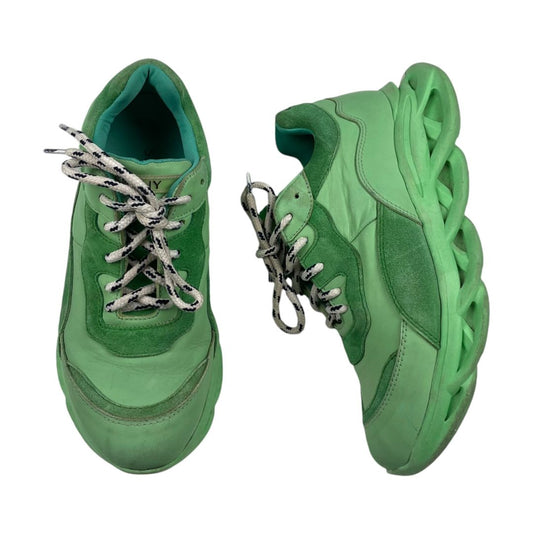 Zapatillas  SARKANY  Color Verde Talle 38