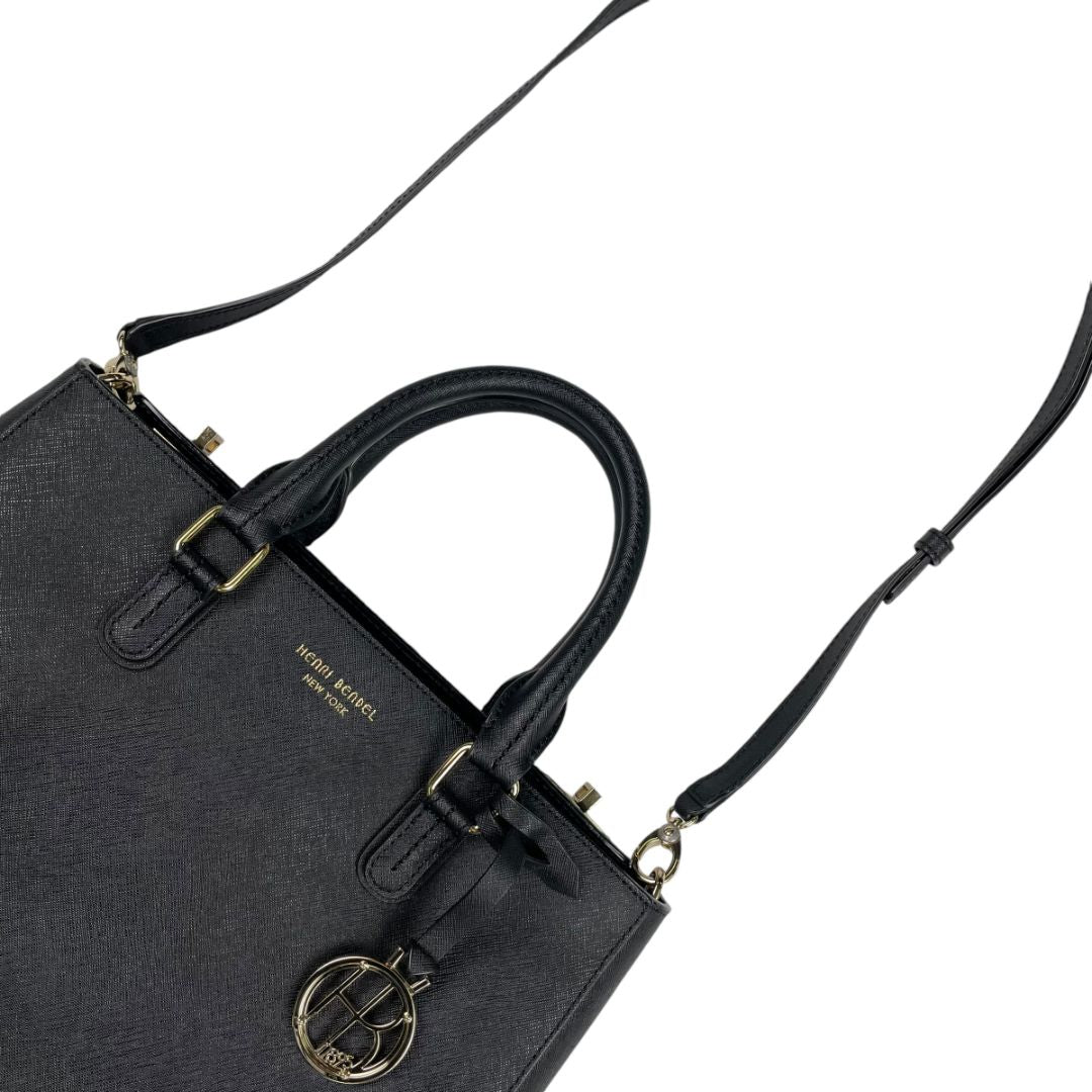 Cartera  HENRI BENDEL  Color Negro Medida 31cm X 23cm