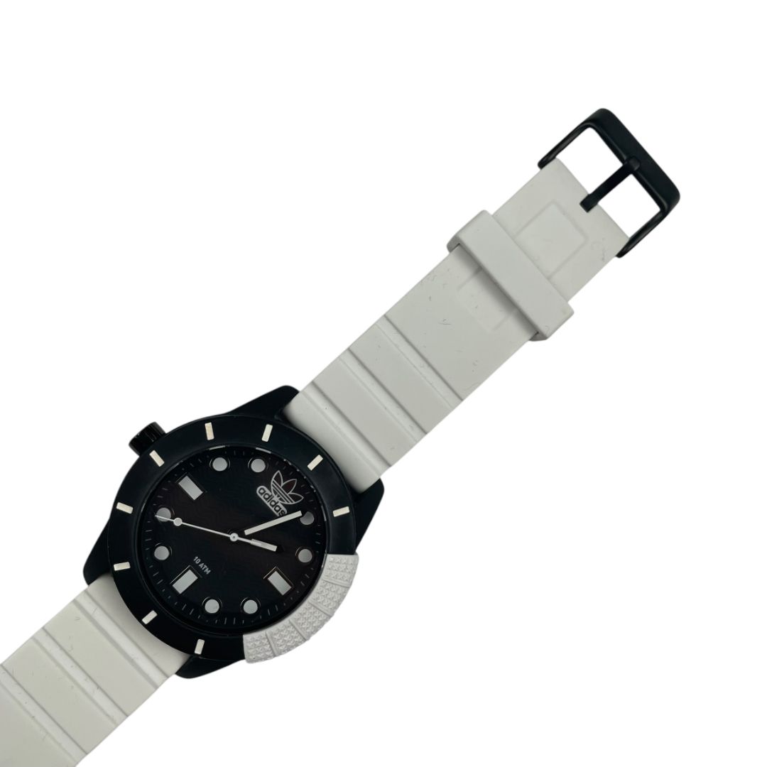 Reloj Pulsera  ADIDAS  Color Varios Blanco Y Negro Talle Unico