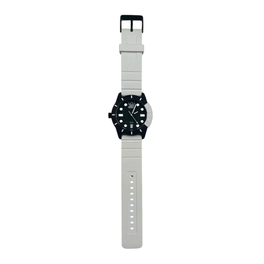 Reloj Pulsera  ADIDAS  Color Varios Blanco Y Negro Talle Unico