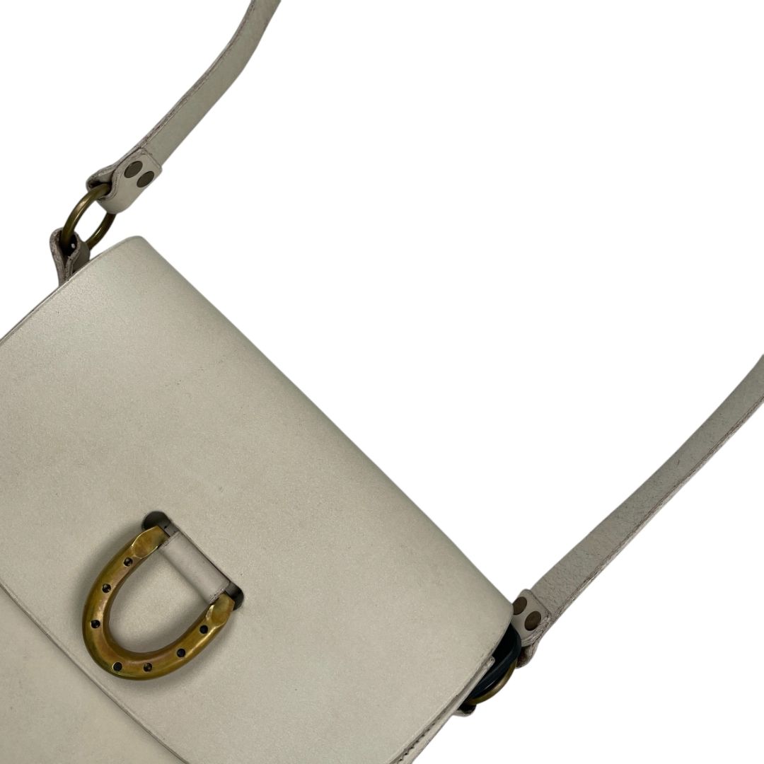 Cartera  ACHEVAL PAMPA  Color Blanco Medida 25cm X 19cm