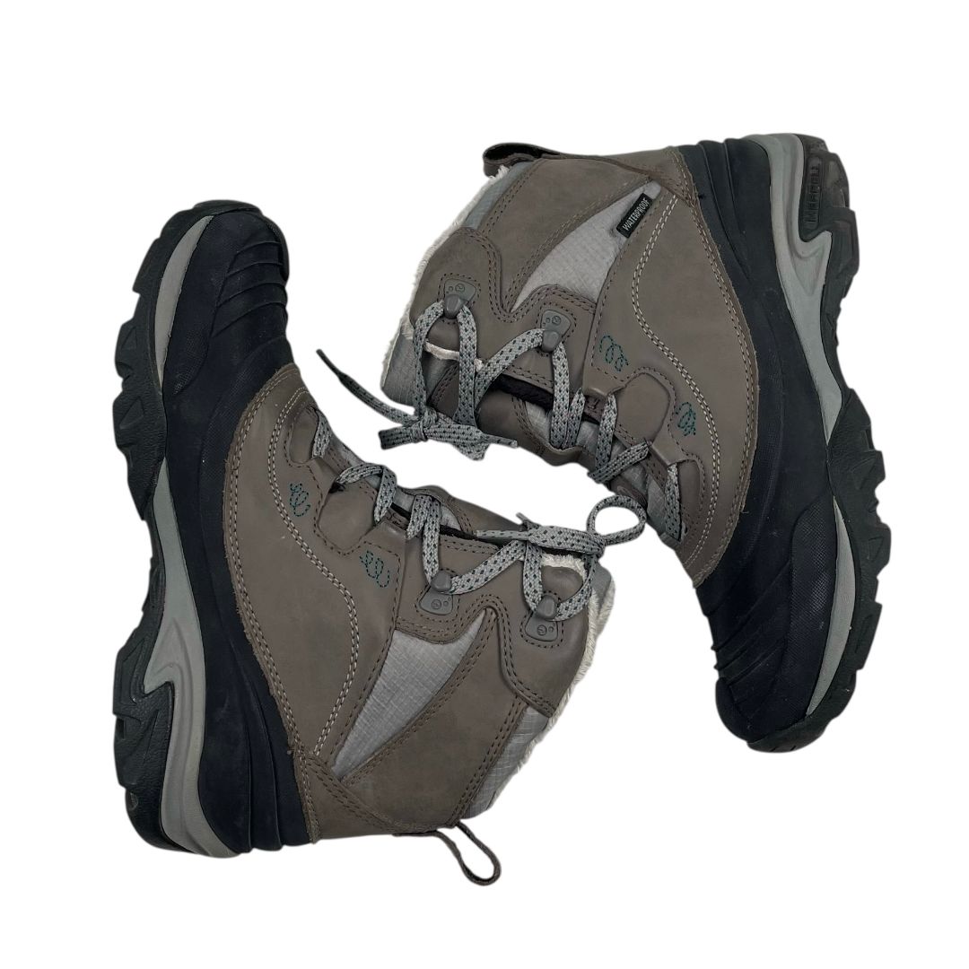 Bota Corta  MERRELL  Color Varios Gris y Negro Talle 6