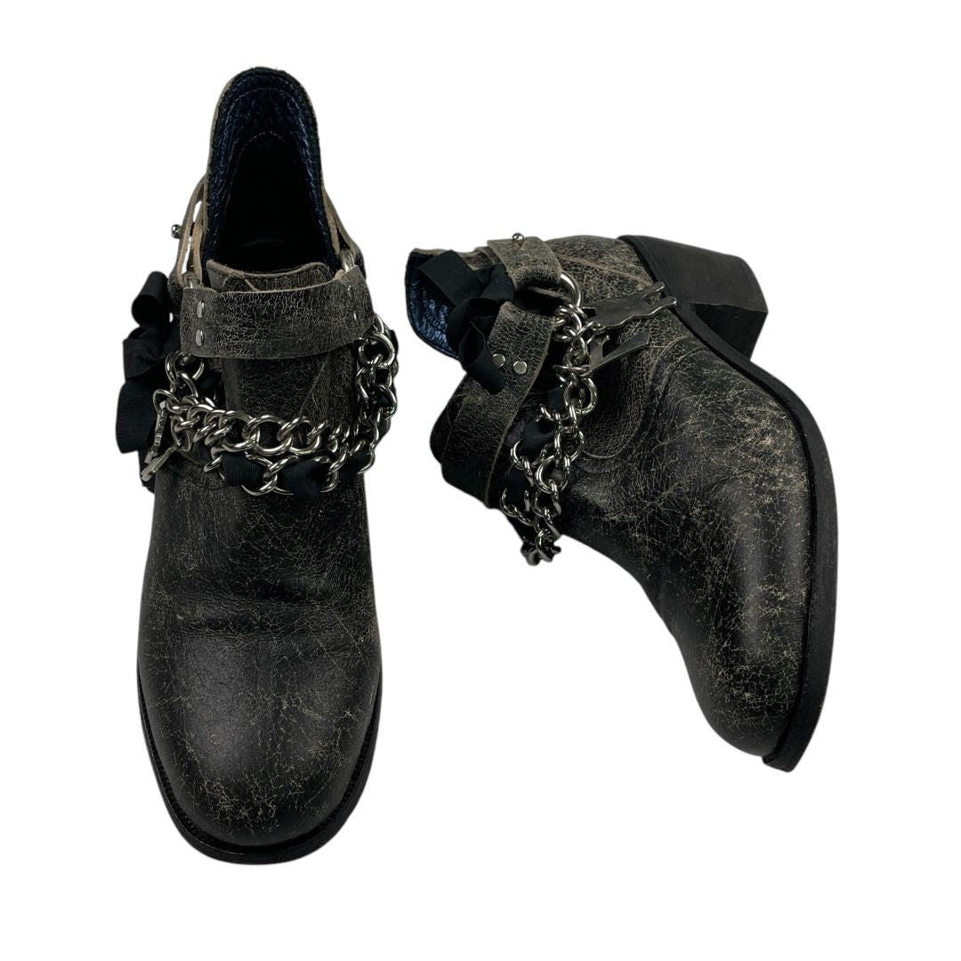 Bota Corta  PRUNE  Color Negro Talle 38