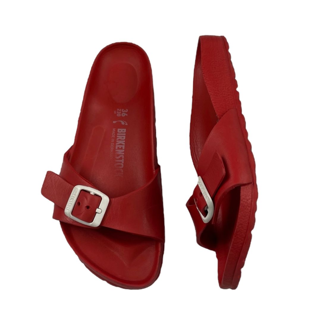 Ojotas  BIRKENSTOCK  Color Rojo Talle 36