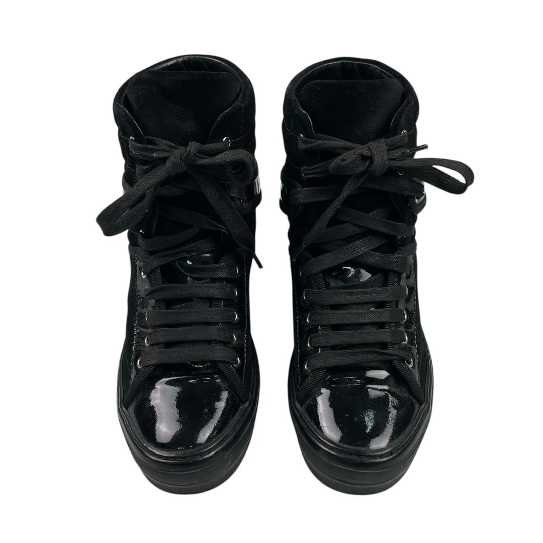 Zapatillas  FERRAGAMO  Color Negro Talle 35,5