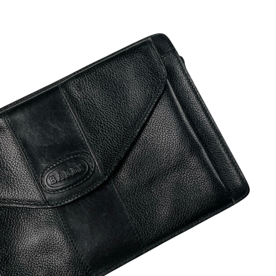 Sobre  BALLY  Color Negro Medida 24cm X 16cm