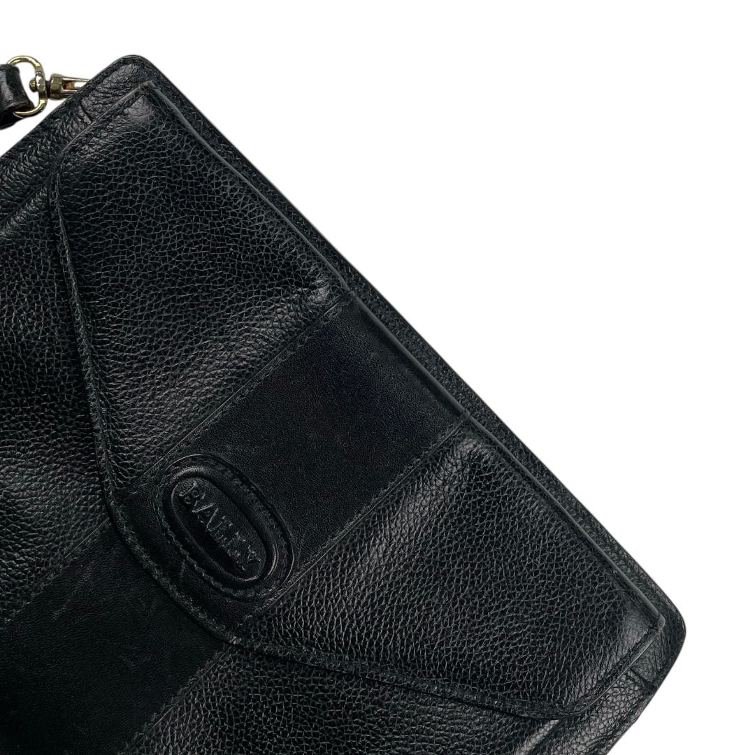 Sobre  BALLY  Color Negro Medida 24cm X 16cm