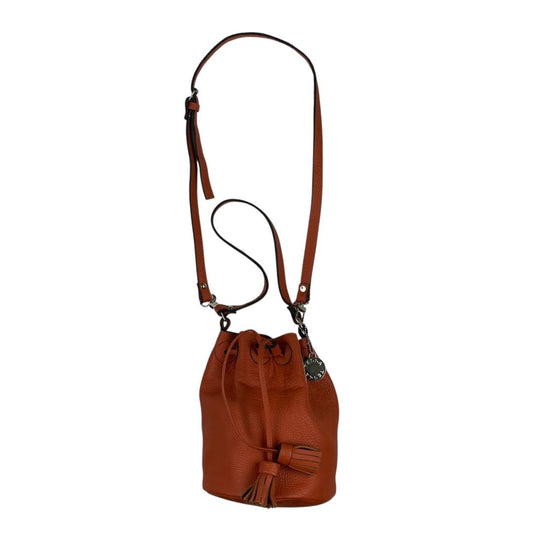 Cartera  TESSA  Color Terracota Medida 23cm X 19cm
