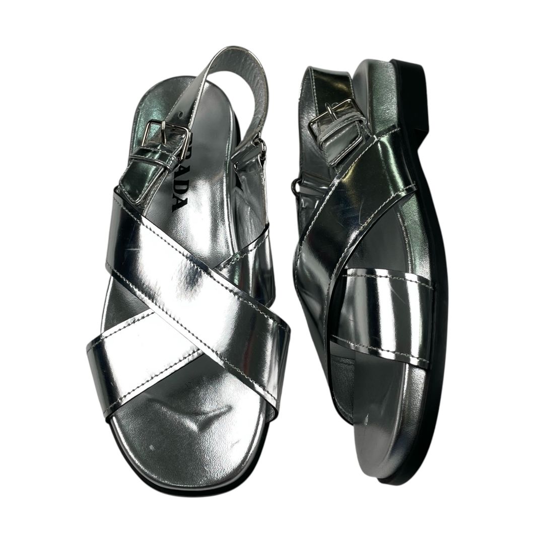 Sandalias  PRADA  Plateado Talle 37