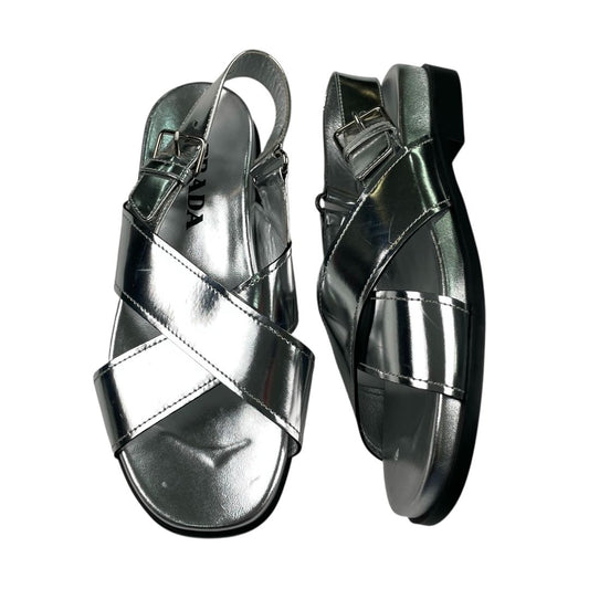 Sandalias  PRADA  Plateado Talle 37