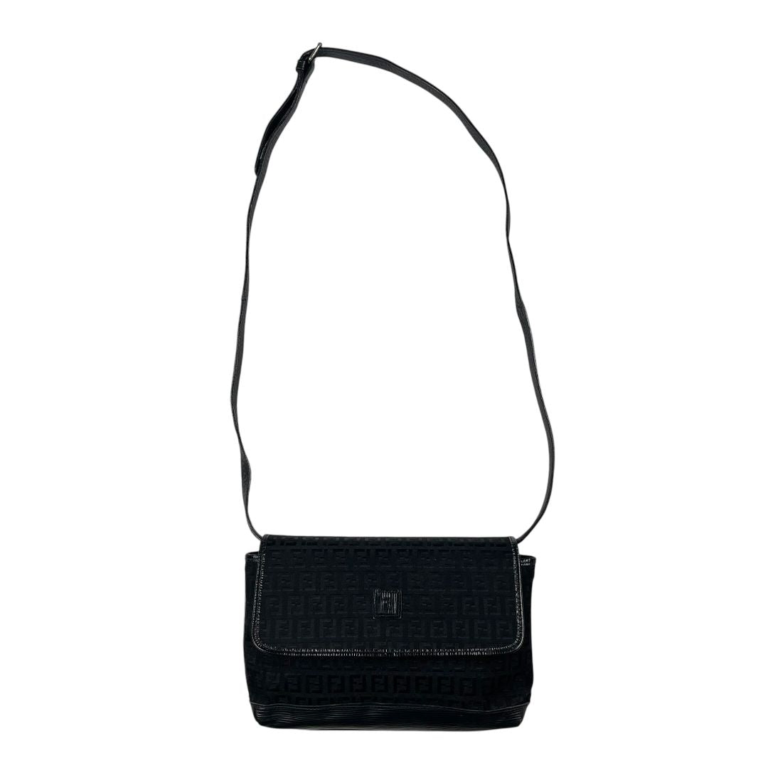Cartera  FENDI  Color Negro Medida 30cm X  15cm