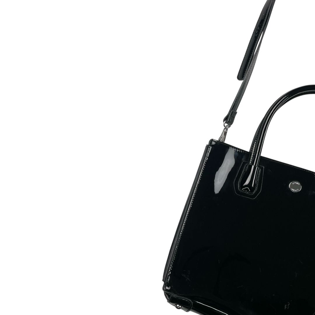 Cartera  BLAQUE  Color Negro Medida 32cm X 27cm