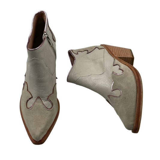 Botas  VALDEZ  Color Beige Talle 38