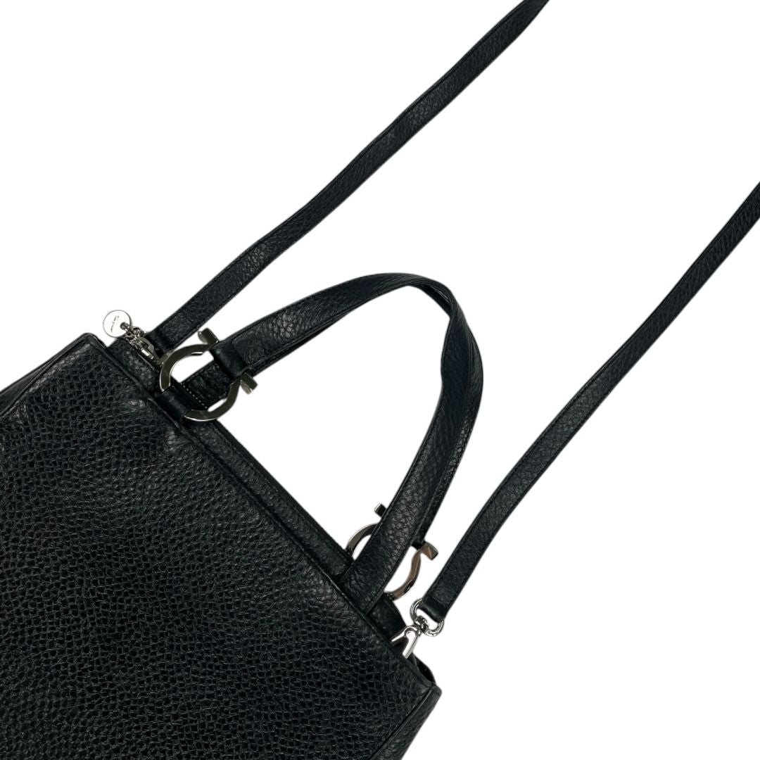 Cartera  FERRAGAMO  Negro Medida 27cm X 23cm
