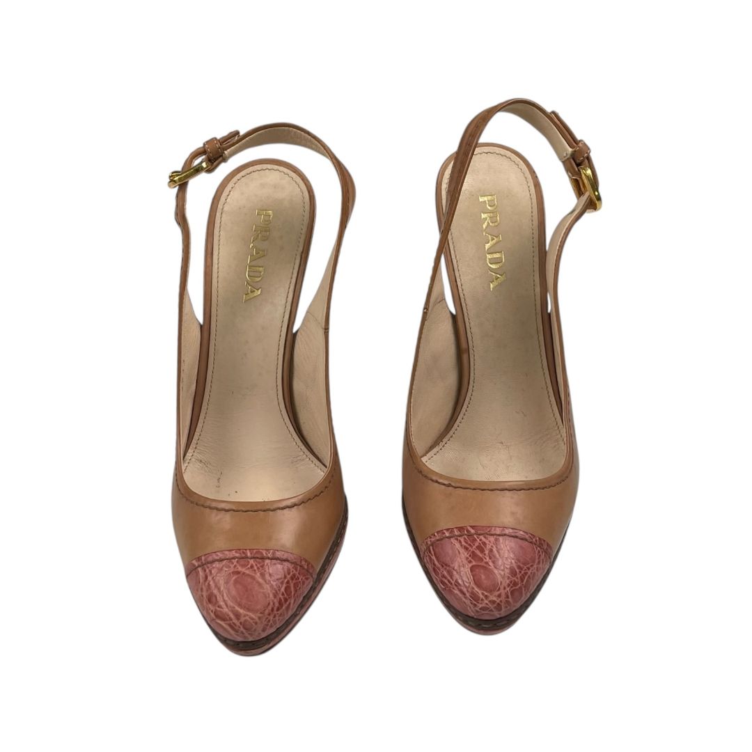 Zapatos  PRADA  Beige Talle 35