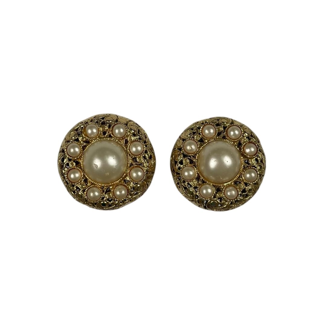 Aros  CHANEL  Dorado Talle Unico